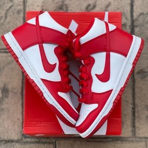 Nike dunk high championship red size US 4Y (women’s 5.5)